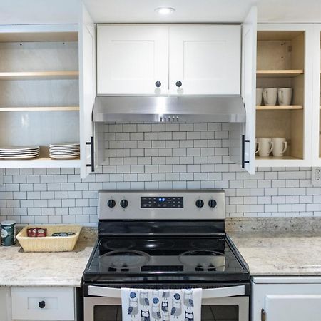 Cozy Home Near Busch Gardens Adventure Island And Usf タンパ エクステリア 写真