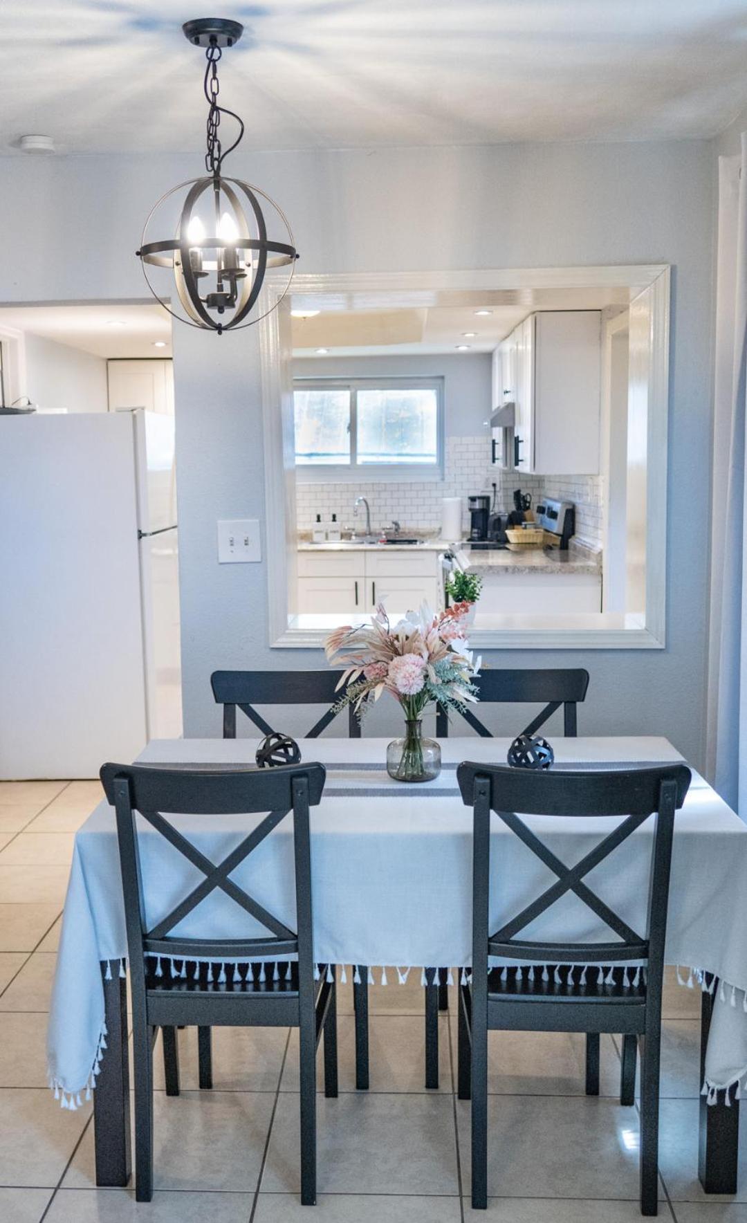 Cozy Home Near Busch Gardens Adventure Island And Usf タンパ エクステリア 写真