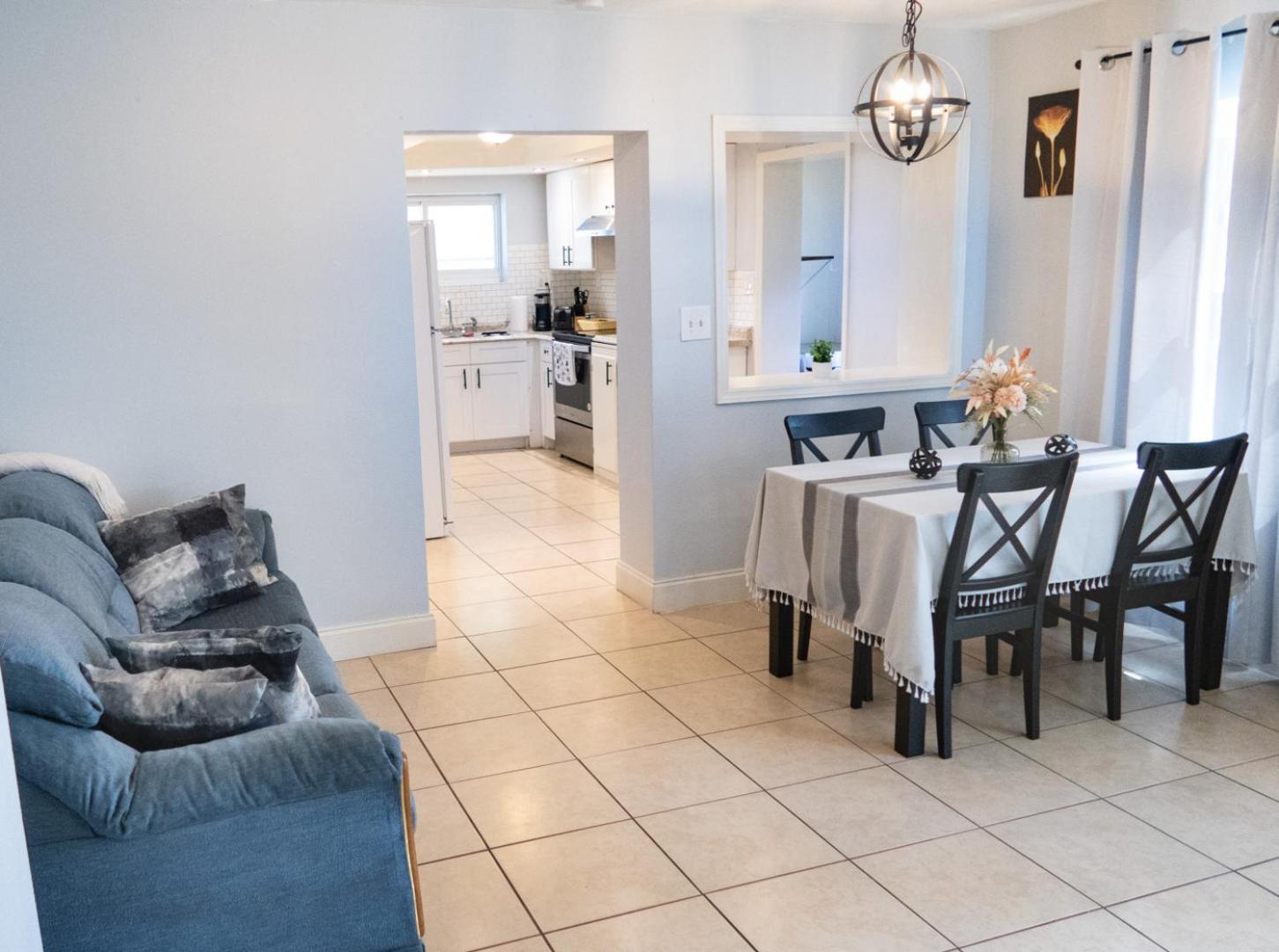 Cozy Home Near Busch Gardens Adventure Island And Usf タンパ エクステリア 写真